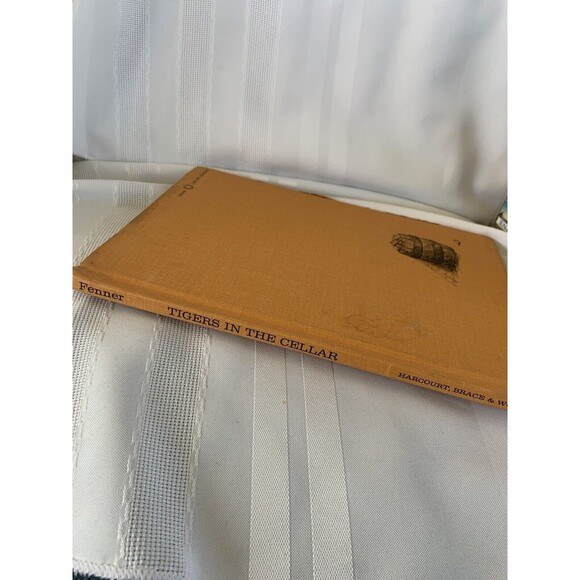 Tigers in the Cellar by Carol Fenner 1963 Children’s DELIGHTFUL STORY hb - Picture 3 of 10